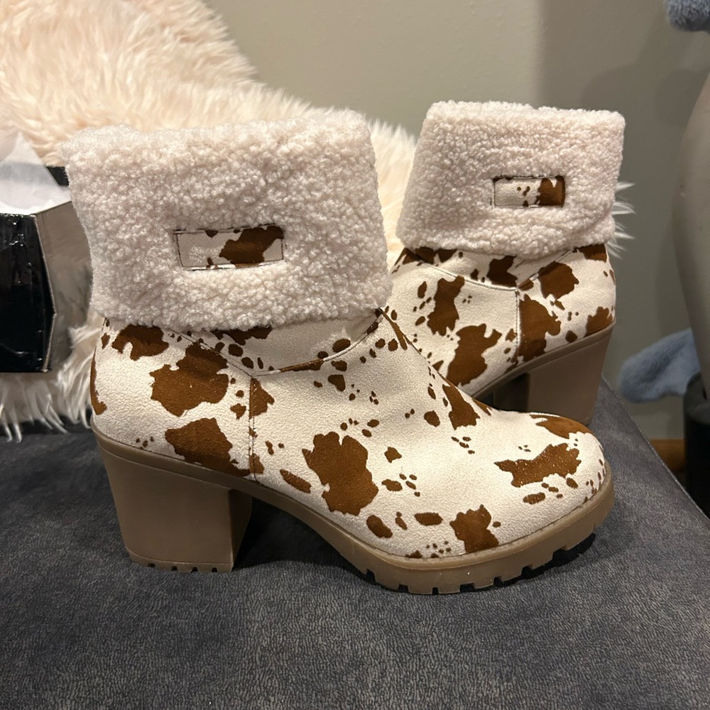 Cowprint booties women’s new in box